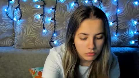 Maggie online show from 12/02/25, 03:01