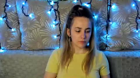 Snapshot of maggiecake chatting on 06/12/26, 12:42 Maggie online show from 06/12/26, 12:42
