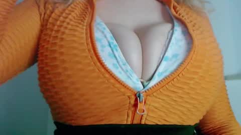 Maggie   online show from 01/27/25, 02:20