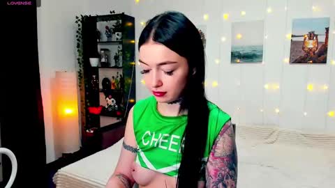 Snapshot of magic_alie chatting on 12/02/24, 08:00 Magic Allie online show from 12/02/24, 08:00