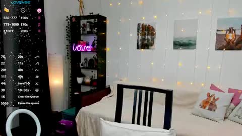 Snapshot of magic_alie chatting on 01/31/25, 08:43 Magic Allie online show from 01/31/25, 08:43