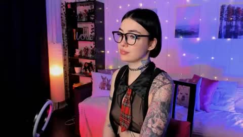 Snapshot of magic_alie chatting on 09/19/25, 05:31 Magic Allie online show from 09/19/25, 05:31