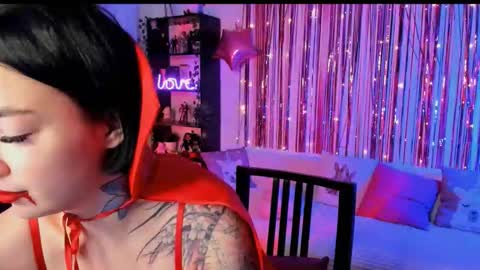 Snapshot of magic_alie chatting on 10/20/25, 07:25 Magic Allie online show from 10/20/25, 07:25