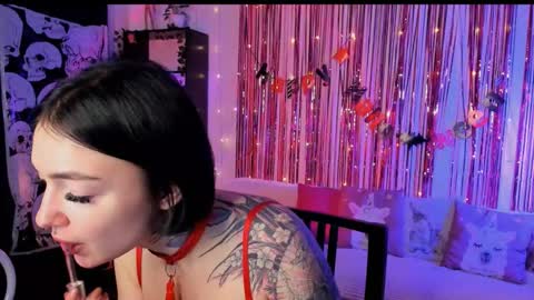 Snapshot of magic_alie chatting on 10/26/25, 07:53 Magic Allie online show from 10/26/25, 07:53