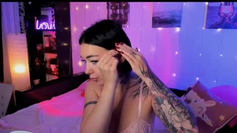 Snapshot of magic_alie chatting on 11/17/25, 06:41 Magic Allie online show from 11/17/25, 06:41