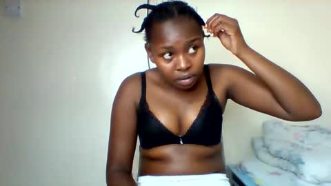 Snapshot of magic_bliss chatting on 10/26/25, 06:58 Bliss online show from 10/26/25, 06:58