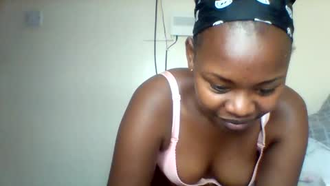 Snapshot of magic_bliss chatting on 11/06/25, 07:04 Bliss online show from 11/06/25, 07:04