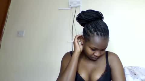 Snapshot of magic_bliss chatting on 11/24/25, 04:12 Bliss online show from 11/24/25, 04:12