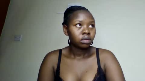 Snapshot of magic_bliss chatting on 12/16/25, 01:05 Bliss online show from 12/16/25, 01:05