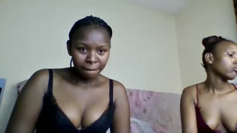 Snapshot of magic_bliss chatting on 12/17/25, 01:17 Bliss online show from 12/17/25, 01:17