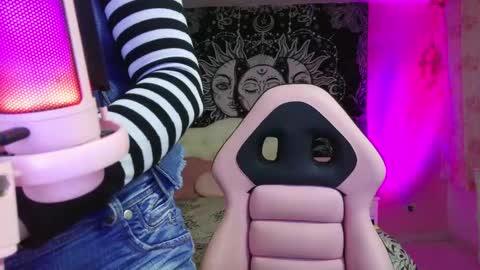 Claire online show from 03/12/25, 01:47