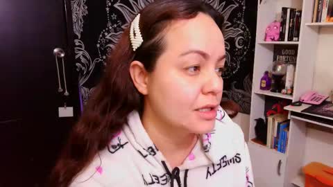 Claire online show from 09/23/25, 11:30