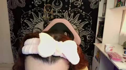 Claire online show from 04/19/26, 09:17