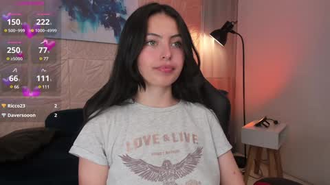 Snapshot of magic_fernanda chatting on 12/10/24, 10:37 Fer online show from 12/10/24, 10:37