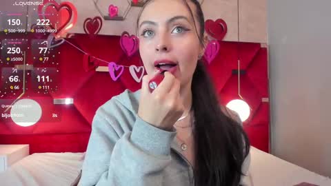 Snapshot of magic_fernanda chatting on 02/13/25, 12:02 Fer online show from 02/13/25, 12:02