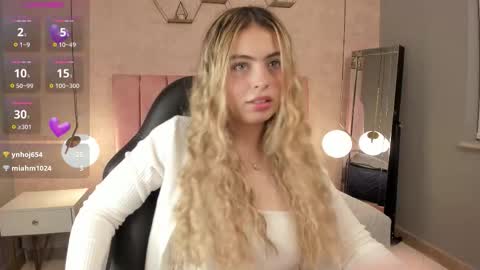 Snapshot of magic_fernanda chatting on 09/19/25, 10:32 Fer online show from 09/19/25, 10:32