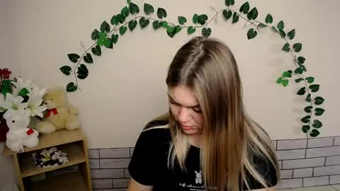 Snapshot of magic_katarina_ chatting on 12/16/24, 07:04 magic_katarina_ online show from 12/16/24, 07:04