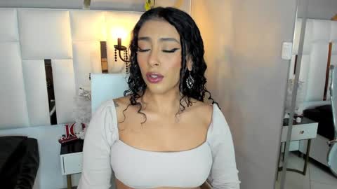 Snapshot of magic_marg chatting on 12/17/24, 08:43 Marge online show from 12/17/24, 08:43