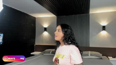 Snapshot of magic_marg chatting on 09/10/25, 08:53 Marge online show from 09/10/25, 08:53