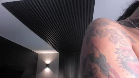 Snapshot of magic_marg chatting on 10/16/25, 09:27 Marge online show from 10/16/25, 09:27