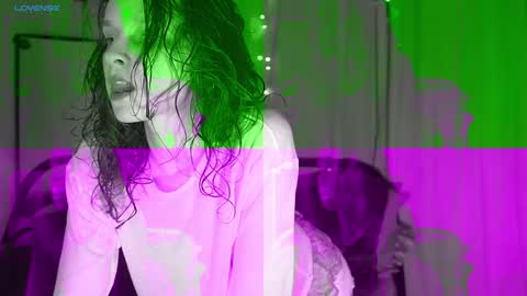 Snapshot of magic_mini_moon chatting on 12/03/24, 09:45 Mikky or Moon online show from 12/03/24, 09:45