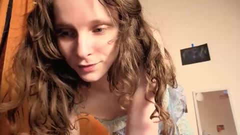 Snapshot of magic_mini_moon chatting on 01/09/26, 09:49 Mikky or Moon online show from 01/09/26, 09:49