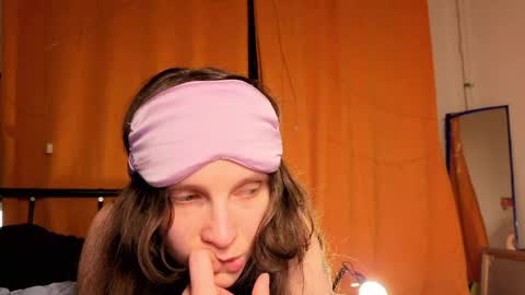 Snapshot of magic_mini_moon chatting on 04/02/26, 09:01 Mikky or Moon online show from 04/02/26, 09:01