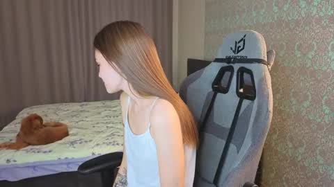 Snapshot of magic_shy chatting on 10/14/25, 01:17 Merry online show from 10/14/25, 01:17