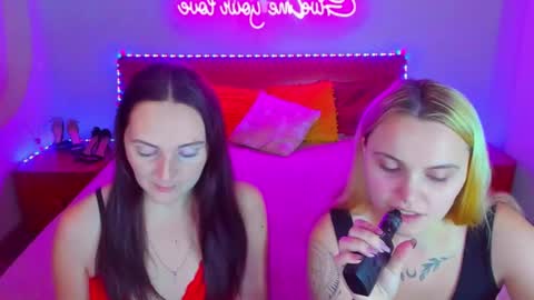 Snapshot of magiceyess chatting on 12/12/24, 07:52 Lili and Bella online show from 12/12/24, 07:52