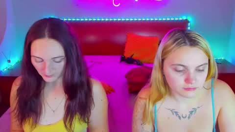 Snapshot of magiceyess chatting on 12/14/24, 07:40 Lili and Bella online show from 12/14/24, 07:40