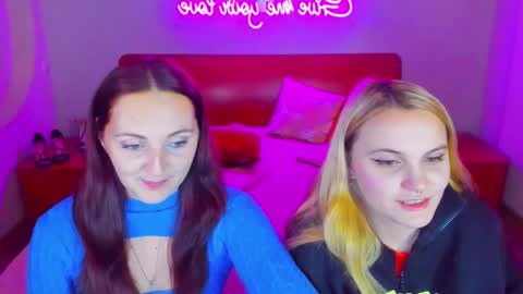 Snapshot of magiceyess chatting on 12/17/24, 09:07 Lili and Bella online show from 12/17/24, 09:07