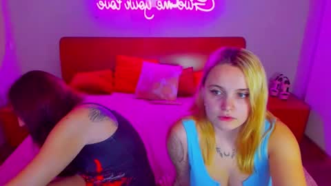 Snapshot of magiceyess chatting on 12/29/24, 08:33 Lili and Bella online show from 12/29/24, 08:33