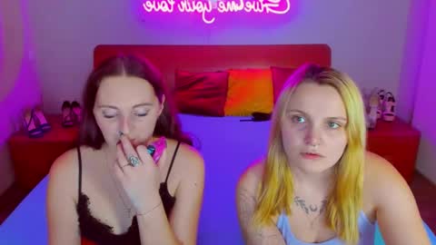 Snapshot of magiceyess chatting on 01/10/25, 10:06 Lili and Bella online show from 01/10/25, 10:06