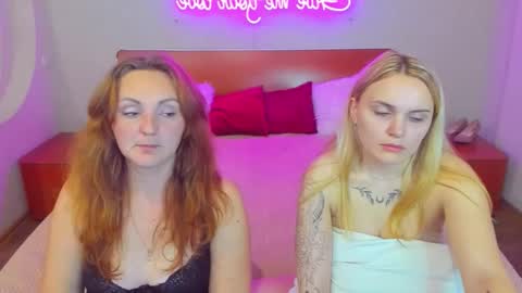 Snapshot of magiceyess chatting on 11/04/25, 07:02 Lili and Bella online show from 11/04/25, 07:02