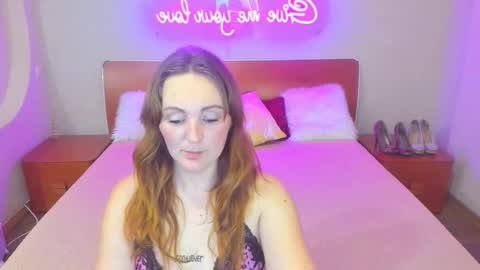 Lili and Bella online show from 02/02/26, 06:50