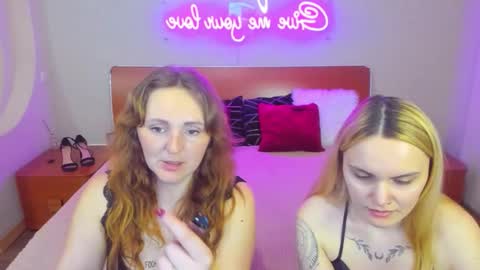Lili and Bella online show from 03/04/26, 07:14