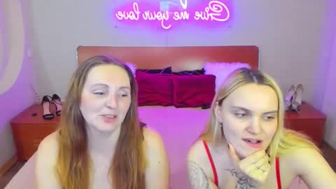 Lili and Bella online show from 03/05/26, 07:04