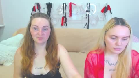 Lili and Bella online show from 03/20/26, 08:08