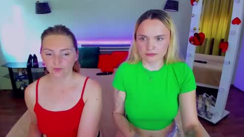Lili and Bella online show from 06/27/26, 12:22