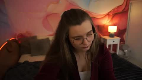 Emily online show from 10/08/25, 01:20