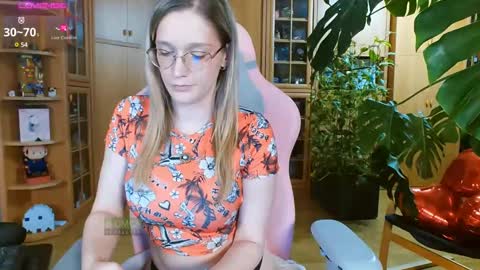 Nicole online show from 02/19/25, 01:18