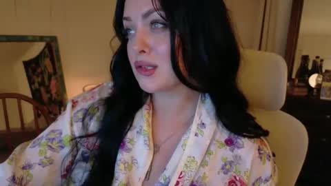 Snapshot of magnolia_jane chatting on 04/16/26, 04:57 Magnolia Maggie Maggie Jane online show from 04/16/26, 04:57