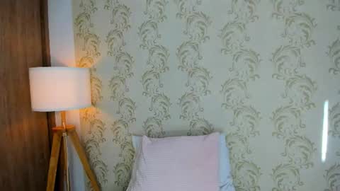 Snapshot of mahia_montenegr chatting on 06/25/26, 09:19 Mahia online show from 06/25/26, 09:19