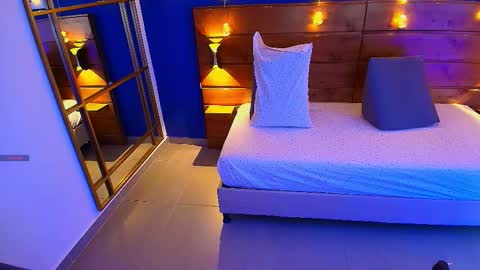 Dani online show from 11/25/25, 10:04