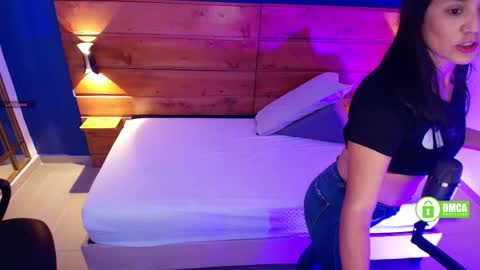 Snapshot of mahia_queen chatting on 01/19/26, 11:14 Dani online show from 01/19/26, 11:14