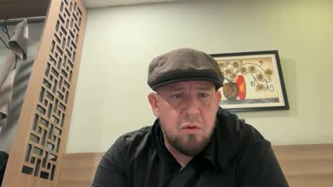 Snapshot of mai2112 chatting on 12/21/25, 12:12 mai2112 online show from 12/21/25, 12:12