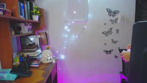 LIZZIE  SEE BELOW IMPORTANT INFORMATION online show from 12/15/24, 10:15