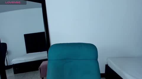 Snapshot of maia_davies chatting on 01/18/25, 05:15 Maia online show from 01/18/25, 05:15