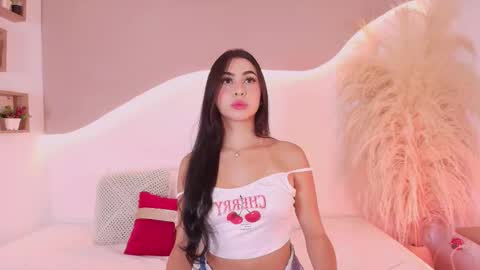 MAIA  LIA  online show from 12/18/25, 09:43