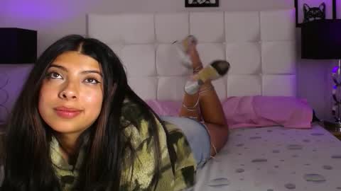 Maia Reficco online show from 10/24/25, 12:19